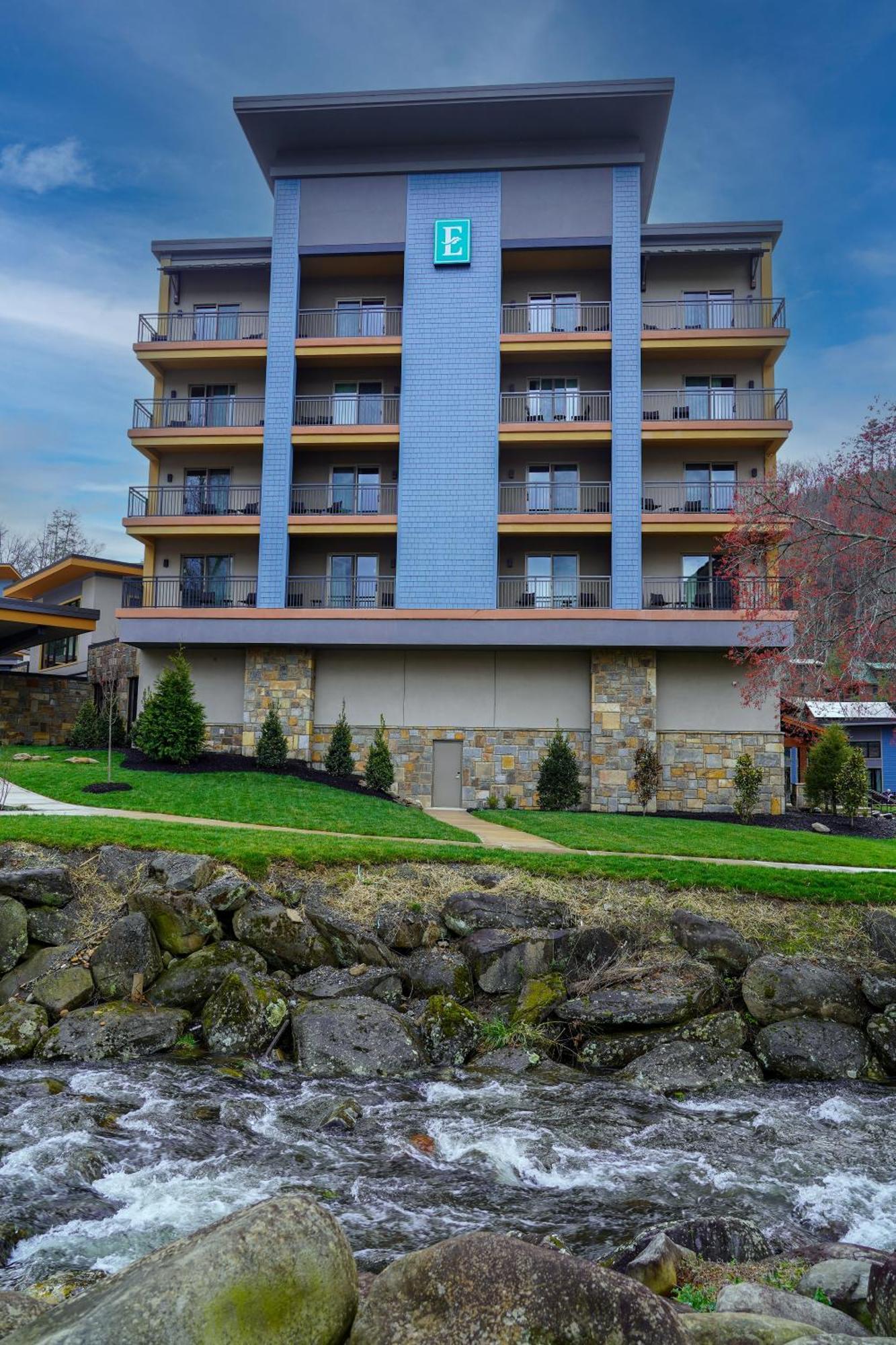 Embassy By Hilton Hotel Gatlinburg