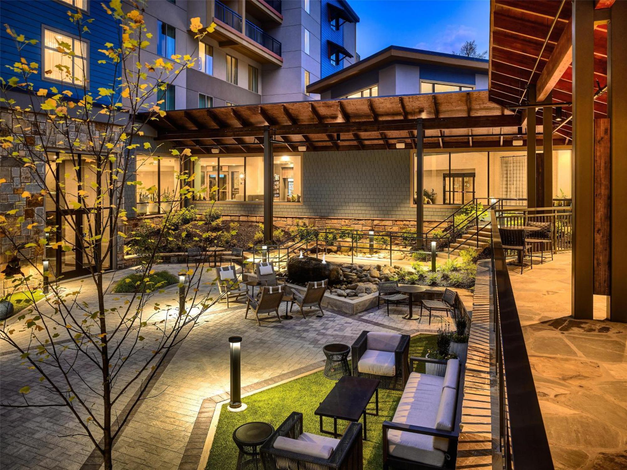 Embassy By Hilton 4* Gatlinburg