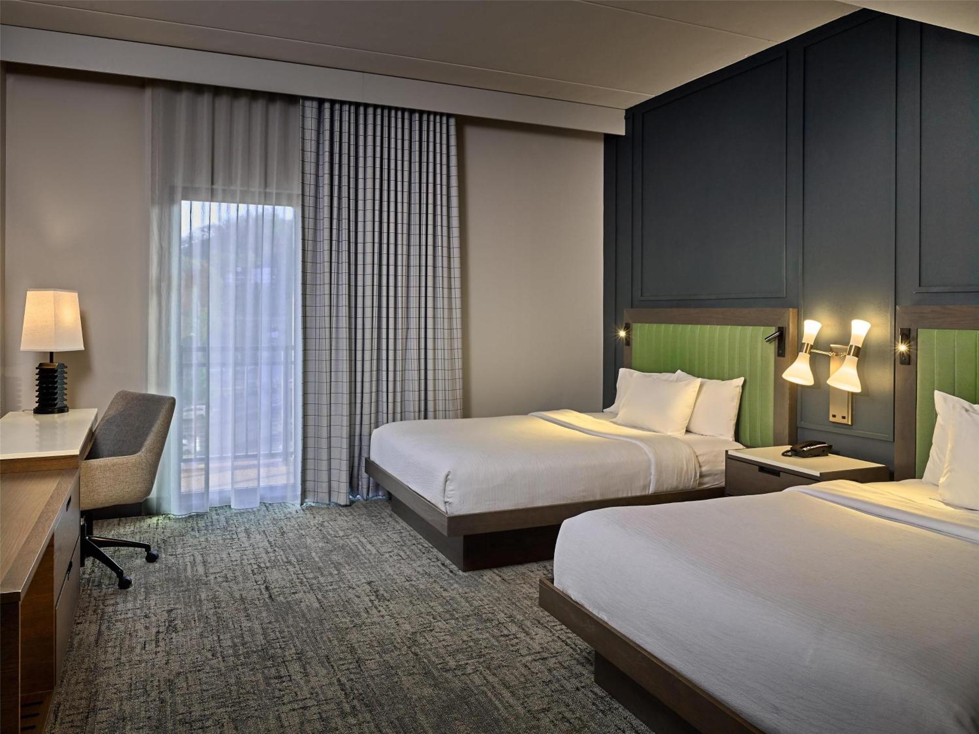 Hotel Embassy By Hilton 4*
